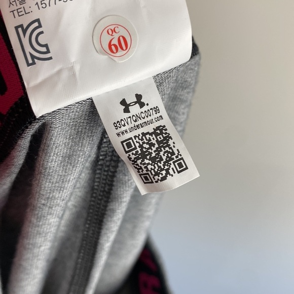 NWT New with Tags UNDER ARMOUR FAVORITE WORDMARK CAPRI WOMEN'S Size Small - Picture 15 of 16